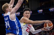 逆转中国台北队 中国男篮世预赛两连胜